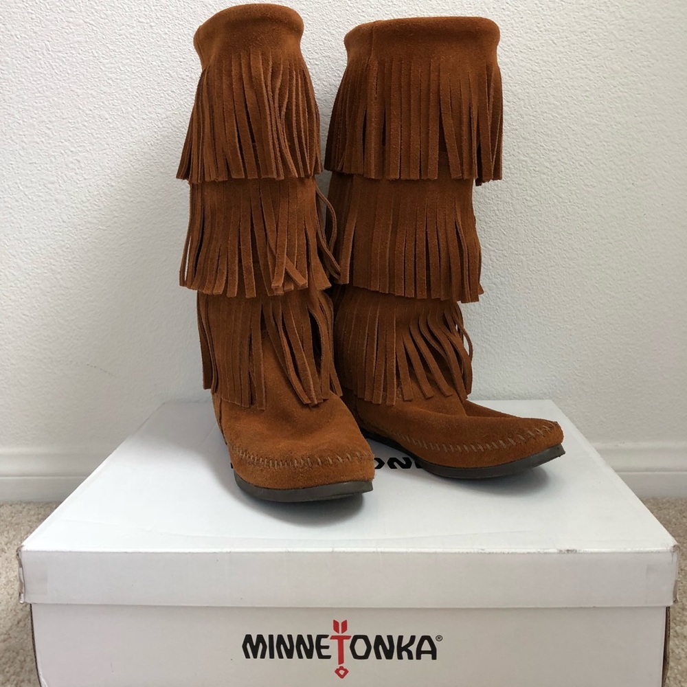 Minnetonka fringe boots
